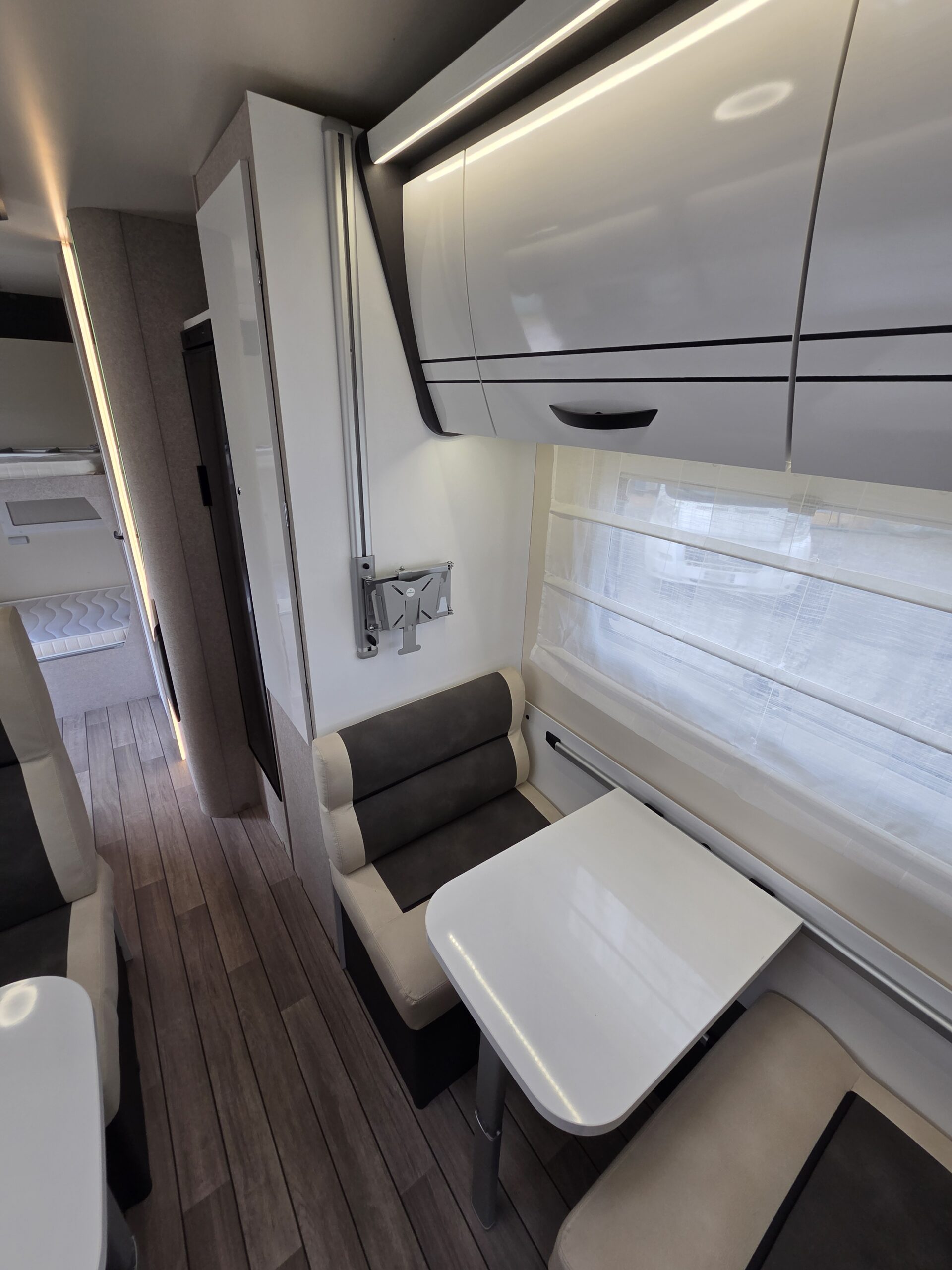 Mc Louis Glamys 322 Del 2025 Automatik 7 Letto