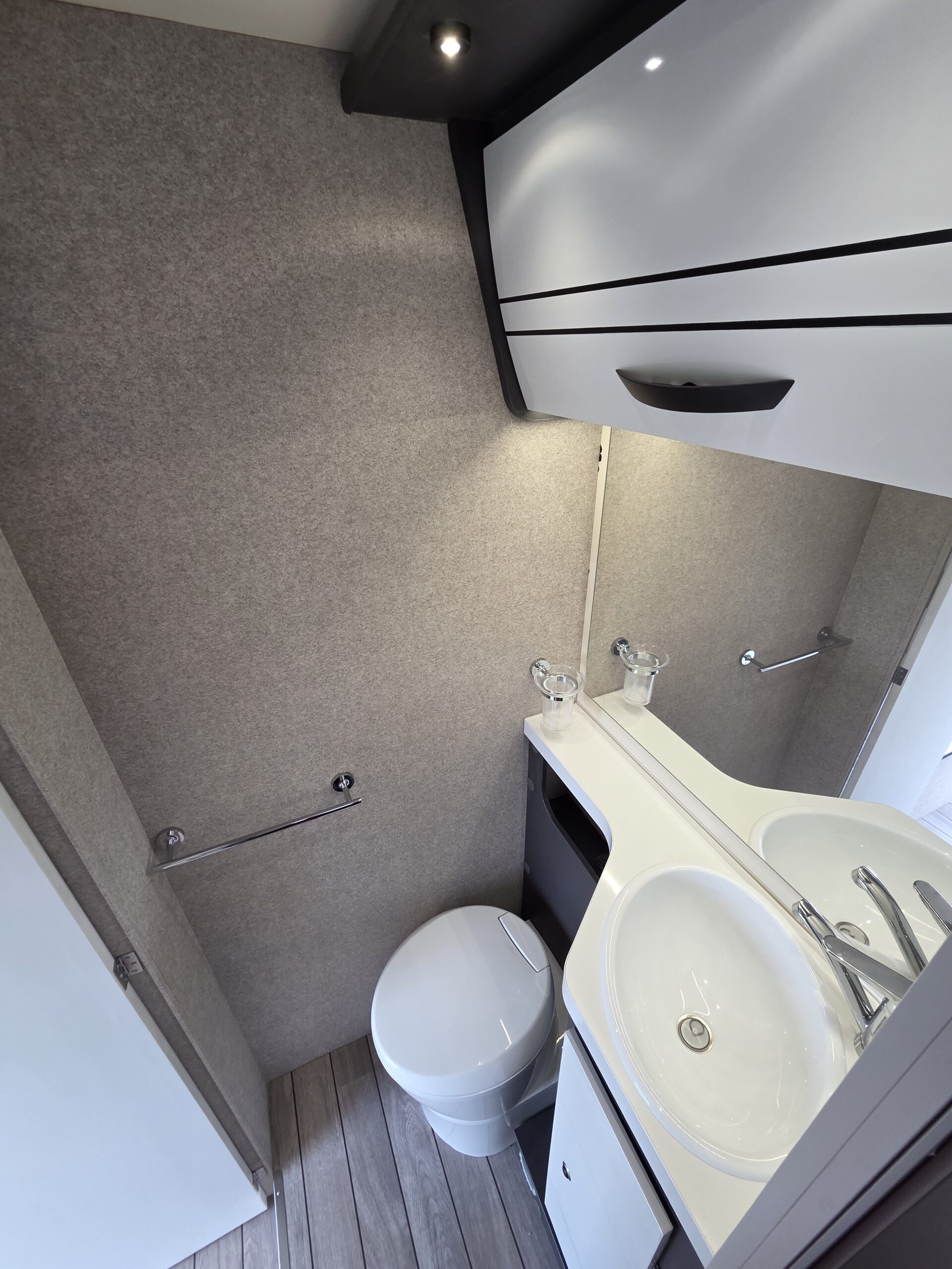 Mc Louis Glamys 322 Del 2025 Automatik 7 Letto