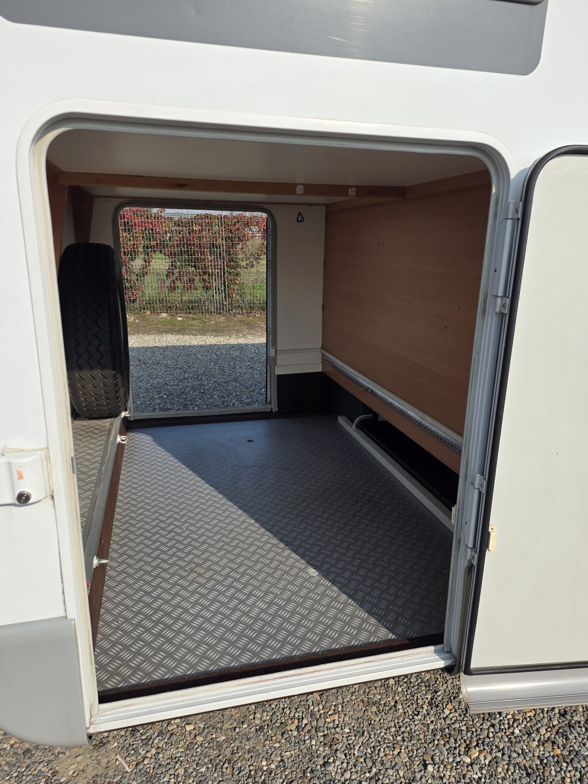 Knaus Sunliner Con Garage Enorme Doppio Pavimento