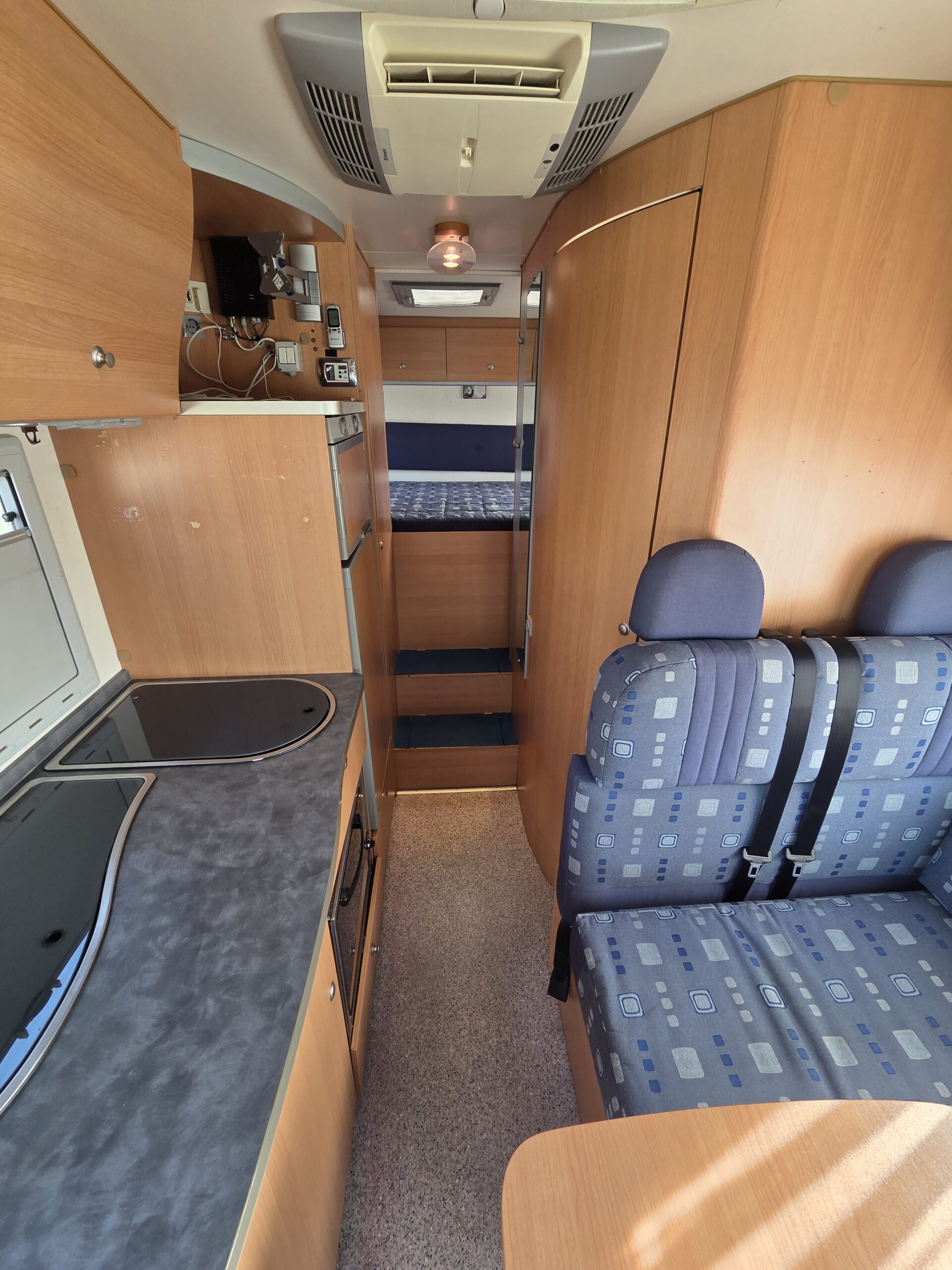 Knaus Sunliner Con Garage Enorme Doppio Pavimento