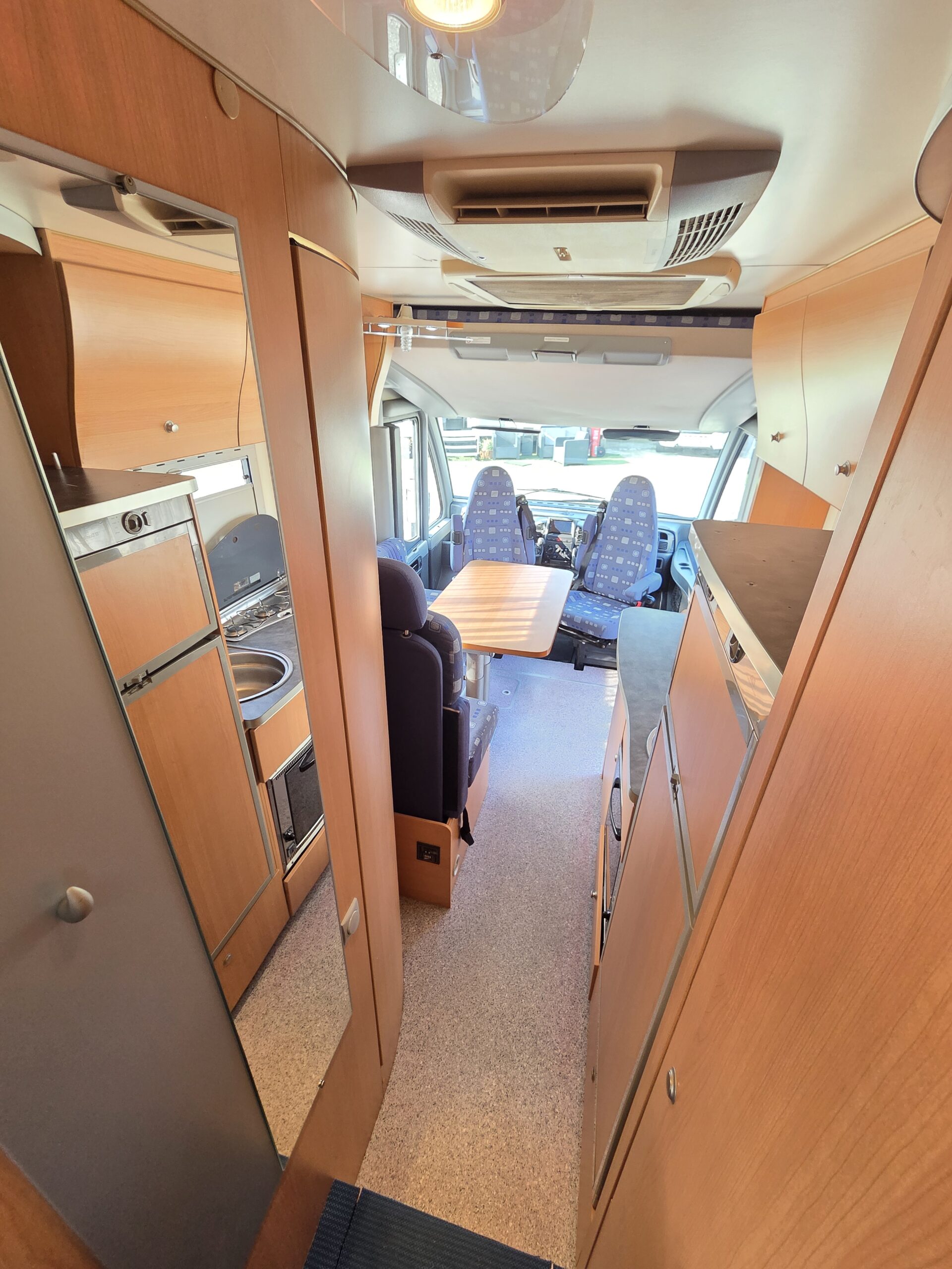 Knaus Sunliner Con Garage Enorme Doppio Pavimento