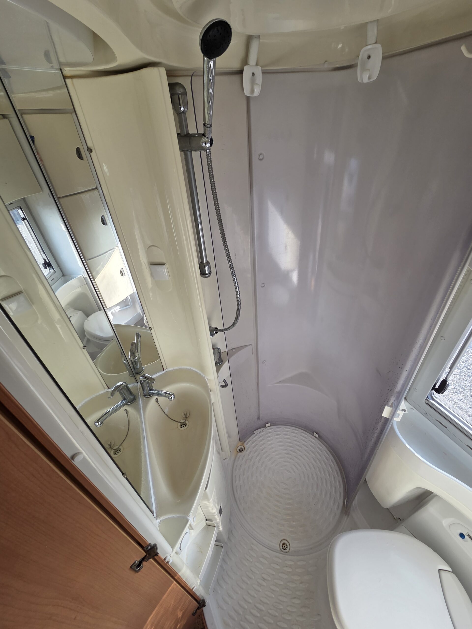 Knaus Sunliner Con Garage Enorme Doppio Pavimento