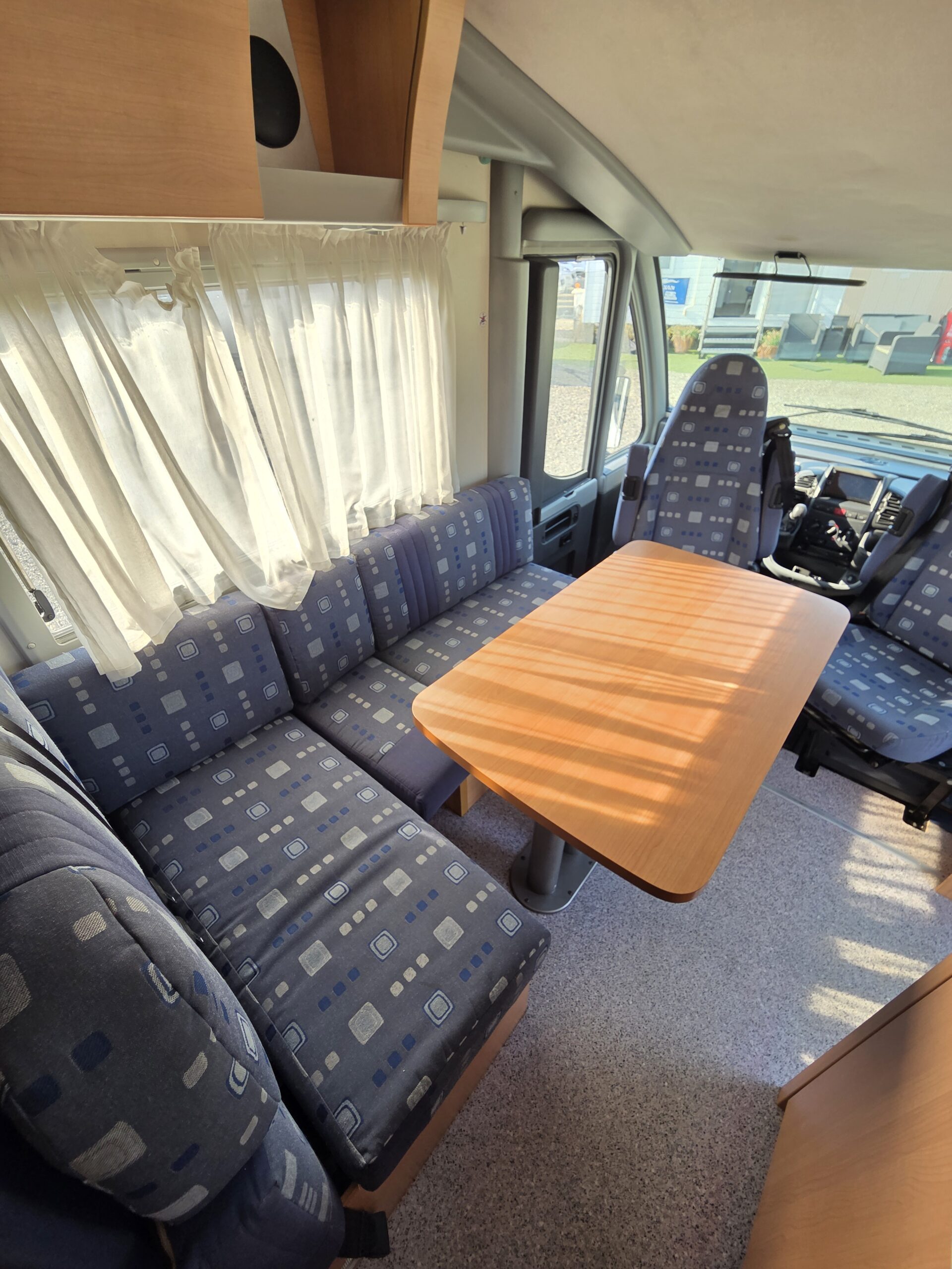 Knaus Sunliner Con Garage Enorme Doppio Pavimento